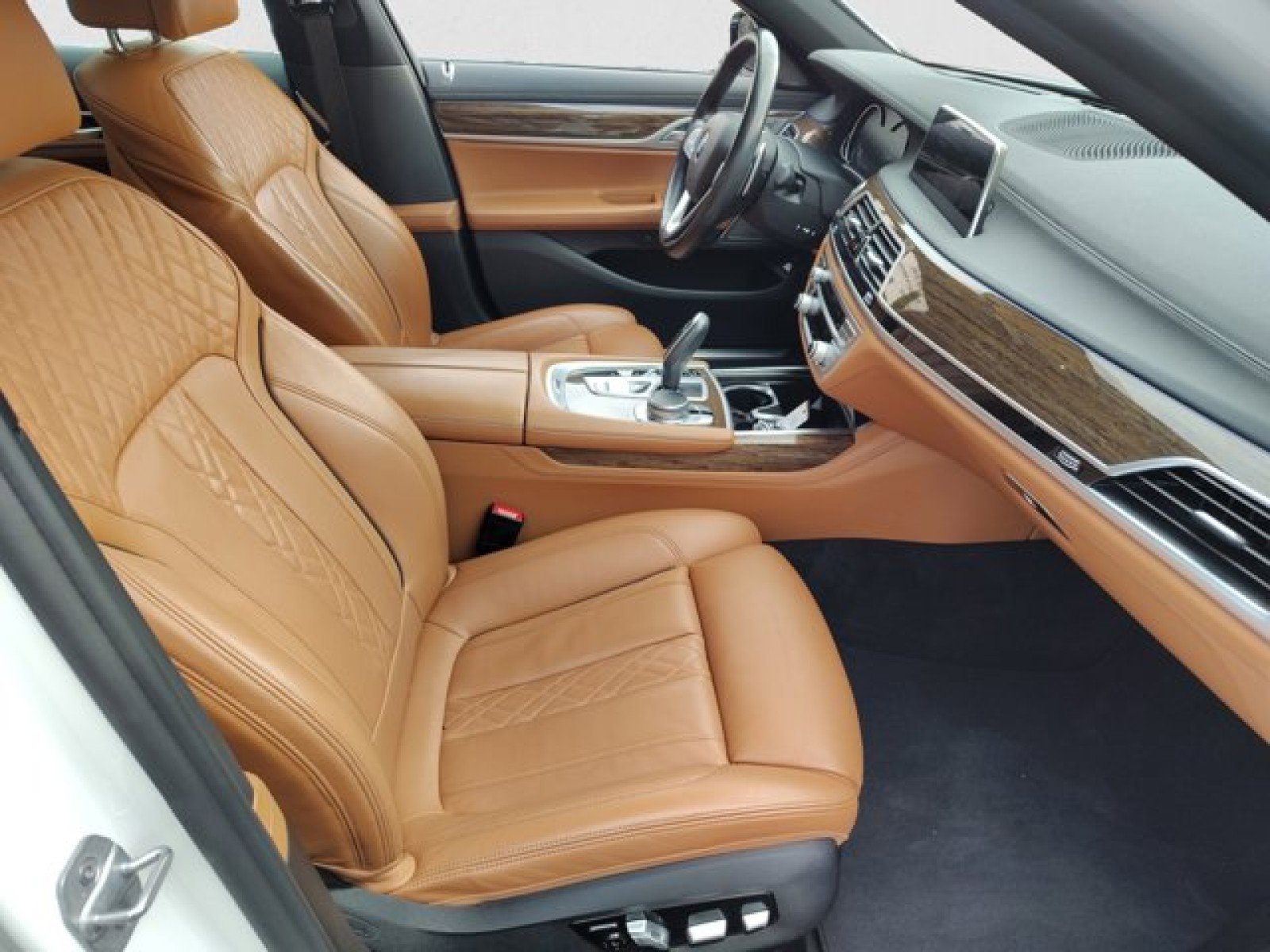 Used 2019 BMW 750i xDrive image 21