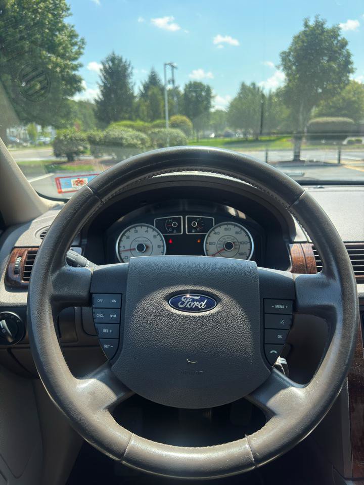 Used 2008 Ford Taurus Limited FWD image 8