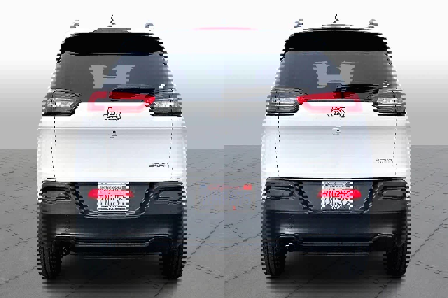 Used 2016 Jeep Cherokee Sport image 4