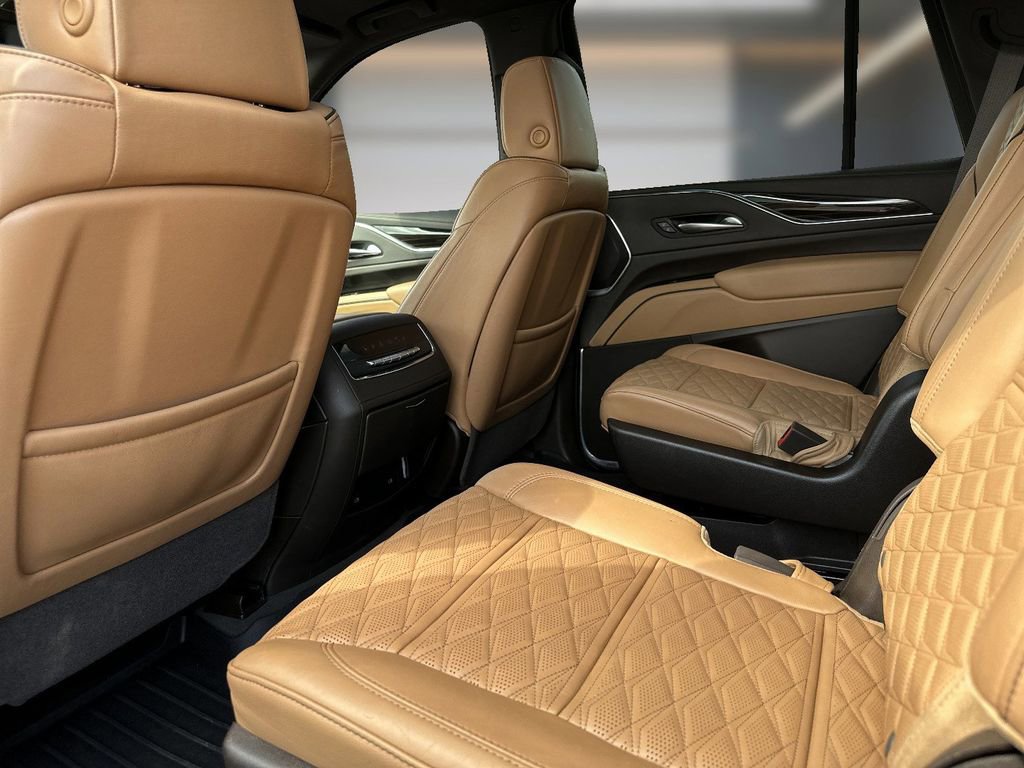 Certified 2023 Cadillac Escalade Sport w/ LPO, ONYX Package image 12