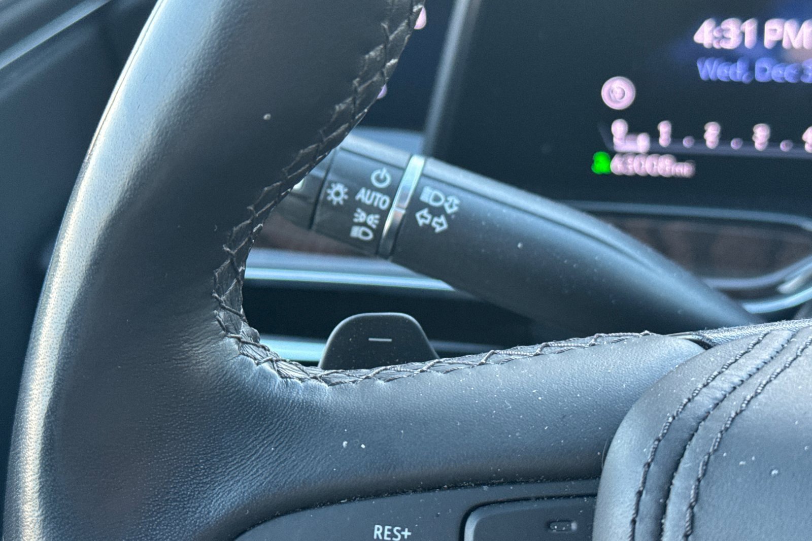 Used 2023 Cadillac Escalade Sport Platinum w/ LPO, ONYX Package image 36