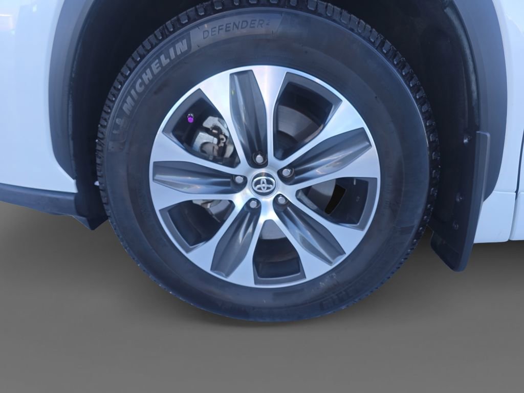 Used 2021 Toyota Highlander XLE image 15