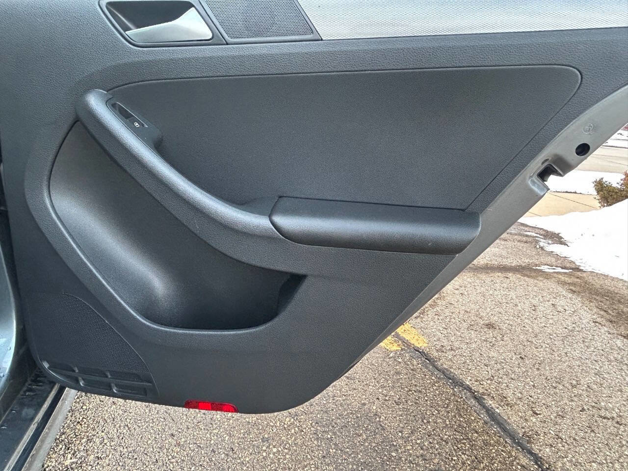 Used 2017 Volkswagen Jetta S image 39