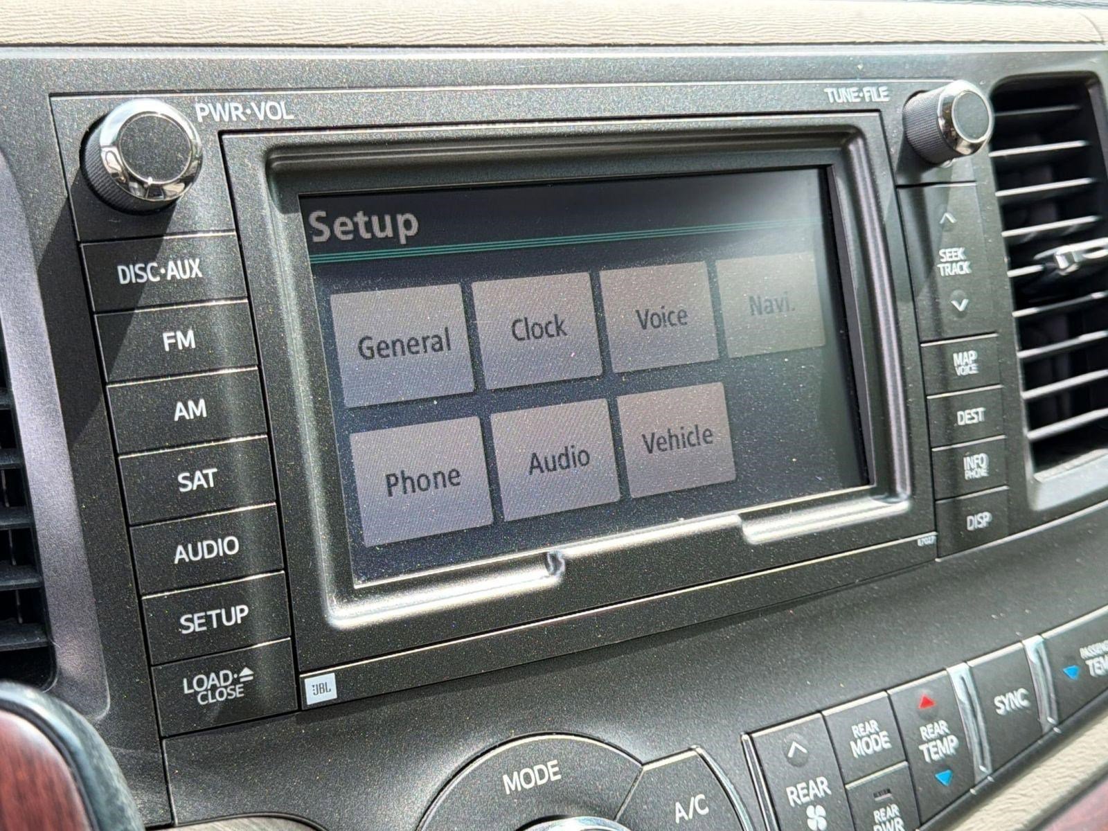 Used 2012 Toyota Sienna Limited w/ Premium Pkg image 23