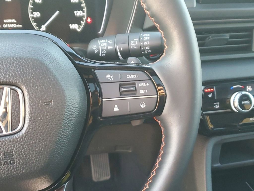 Certified 2025 Honda Pilot TrailSport image 17