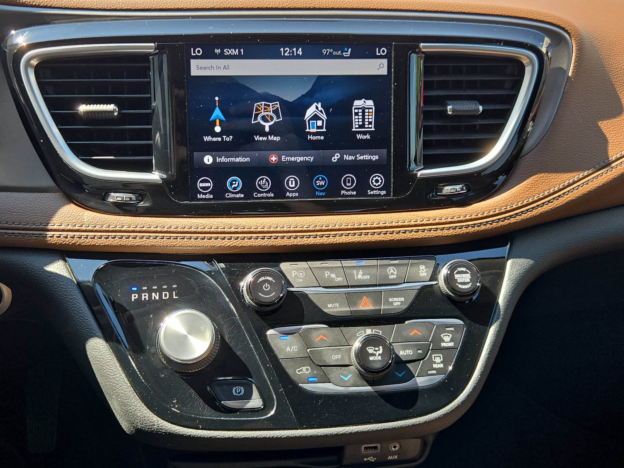 Used 2019 Chrysler Pacifica Limited w/ Advanced Safetytec Group FWD image 16