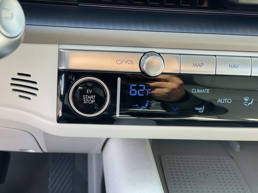 Certified 2025 Hyundai Ioniq 6 SEL image 16