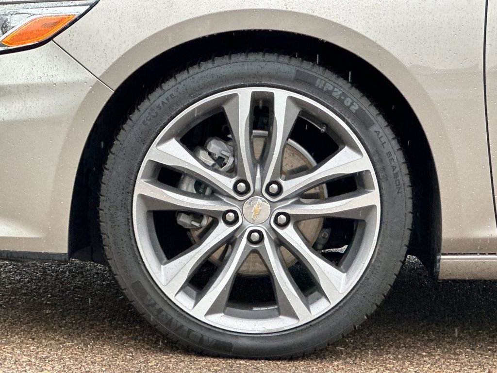 Used 2024 Chevrolet Malibu LT image 32