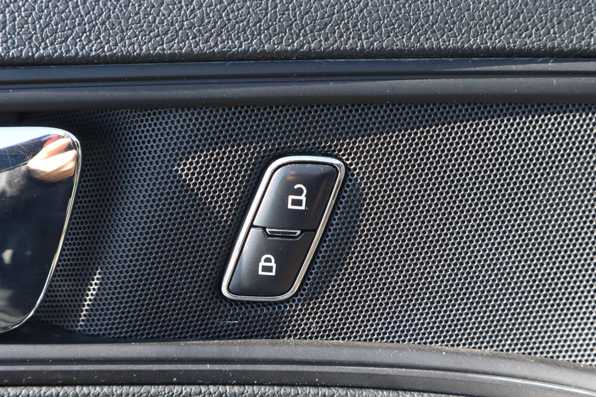 Used 2017 Ford Explorer FWD image 14