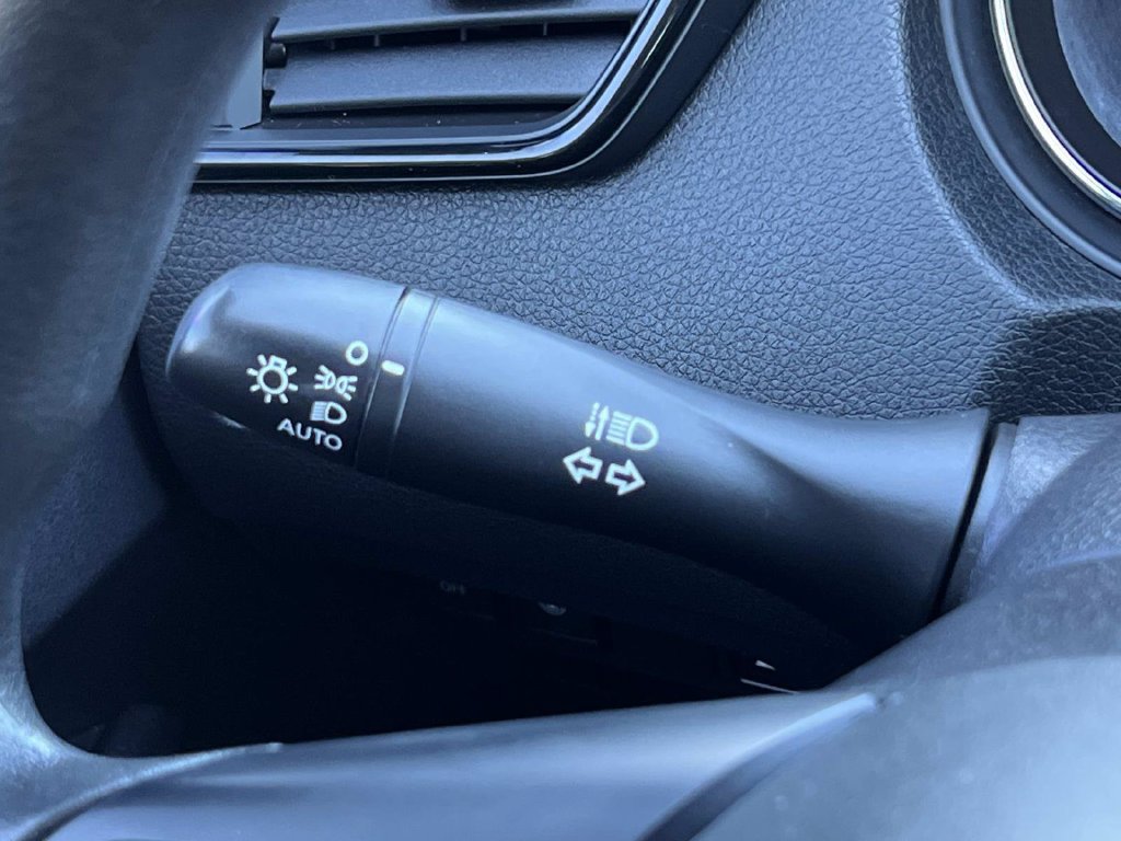 Used 2019 Nissan Rogue S FWD image 28