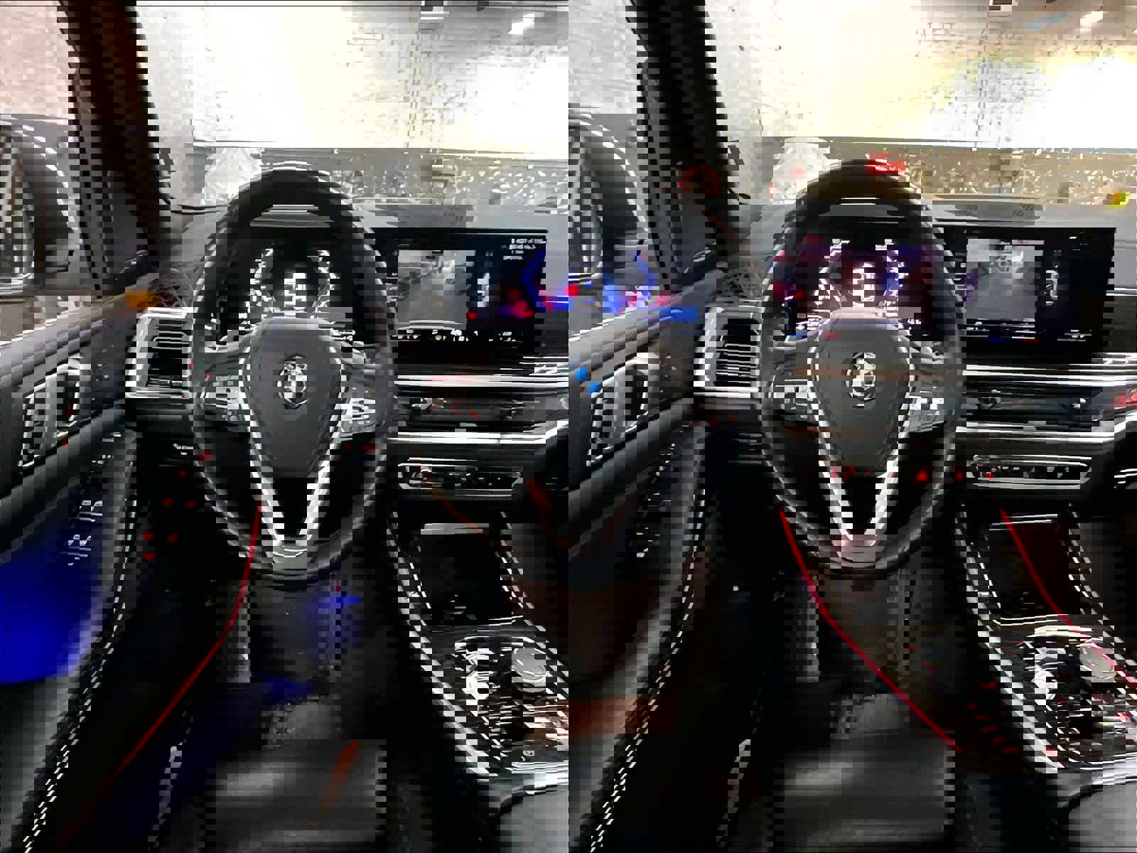 Used 2025 BMW X5 xDrive50e image 7