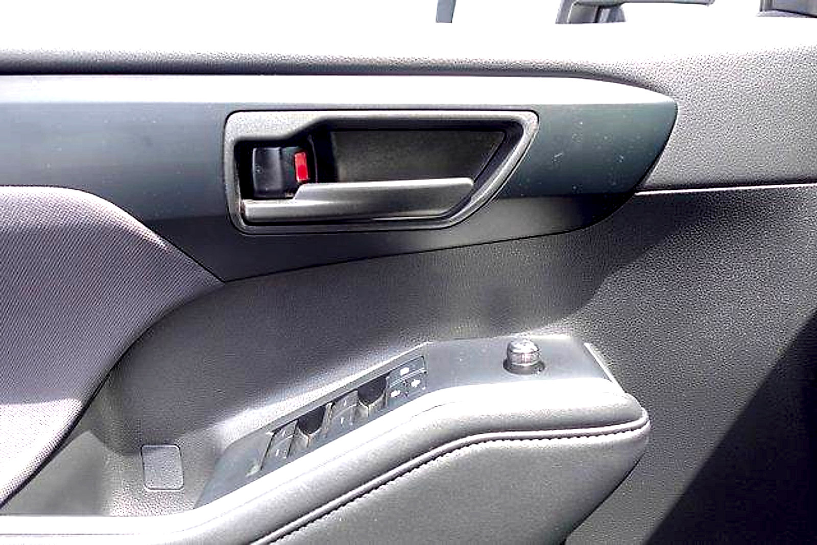 Certified 2025 Toyota Highlander LE AWD/4WD image 11