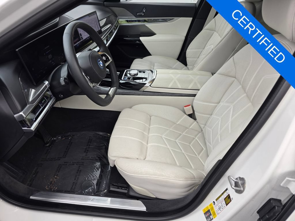 Certified 2023 BMW i7 xDrive60 AWD/4WD image 9