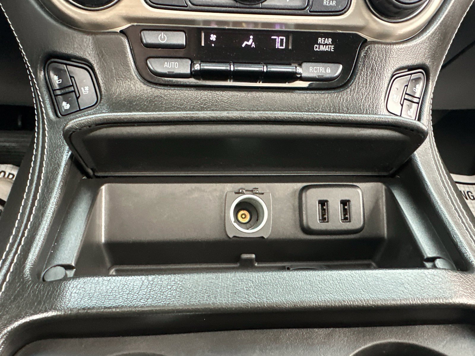Used 2019 GMC Yukon Denali w/ Denali Ultimate Black Edition AWD/4WD image 72