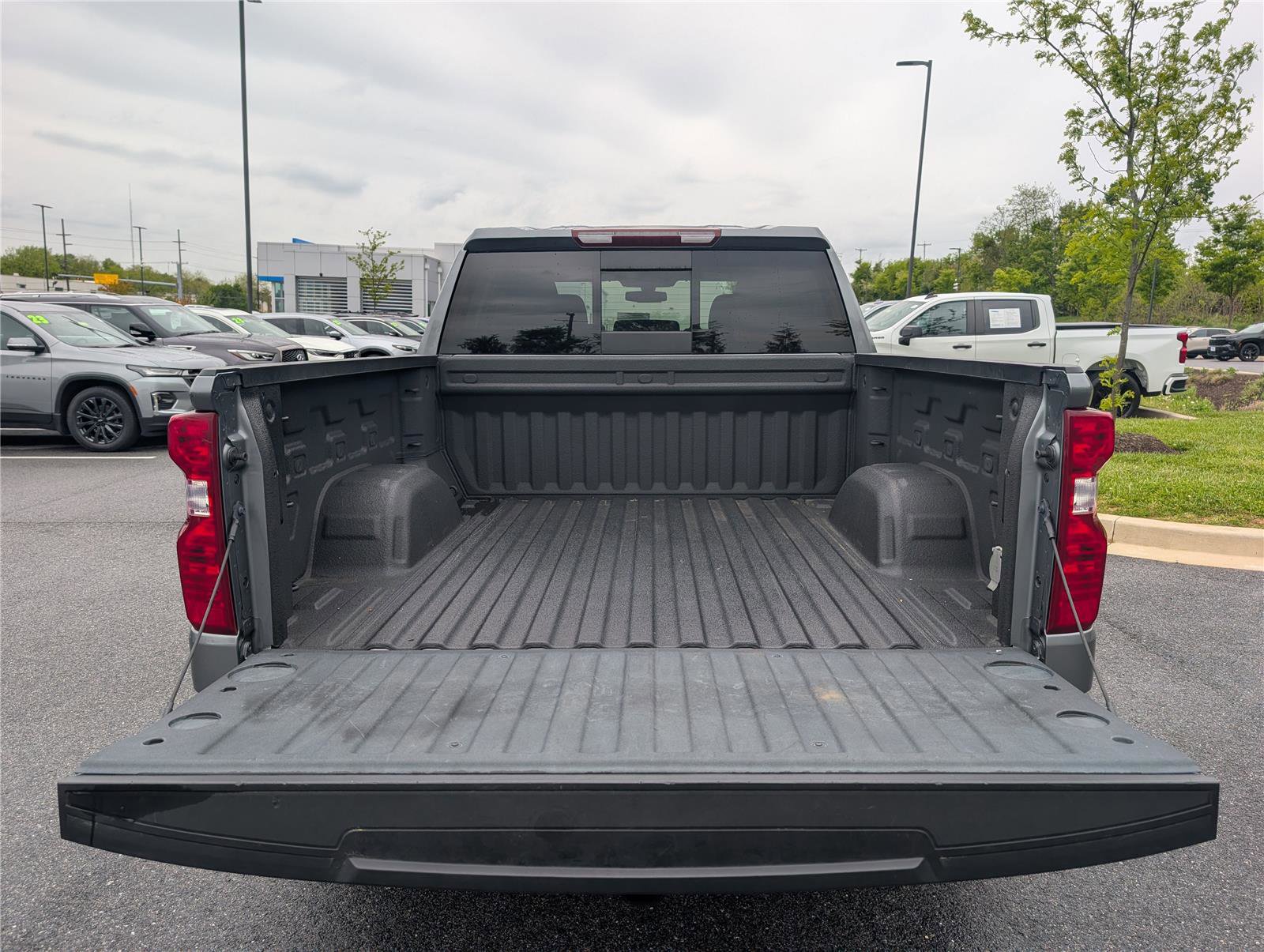 Used 2021 Chevrolet Silverado 1500 LT w/ Convenience Package II AWD/4WD image 13