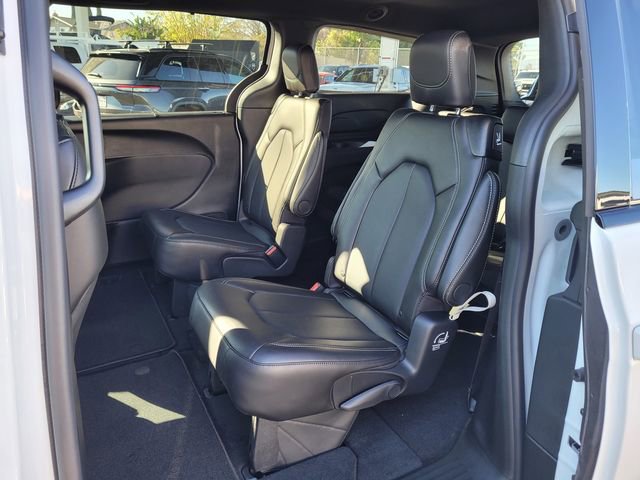 New 2026 Chrysler Pacifica Select w/ S Appearance Package image 7
