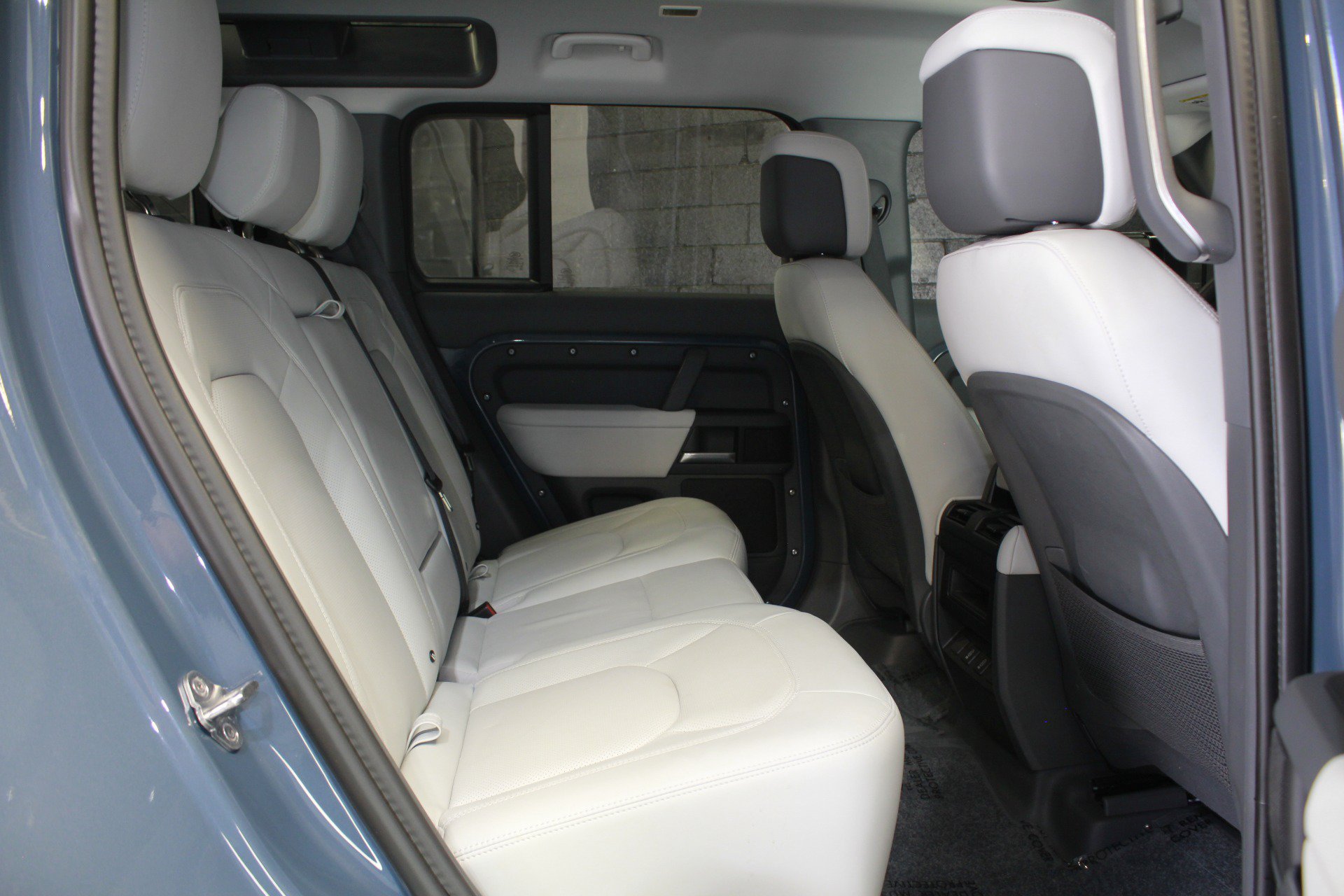 Used 2026 Land Rover Defender 110 X-Dynamic SE AWD/4WD image 54