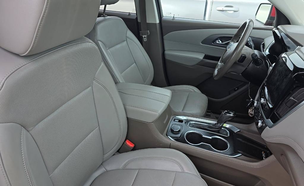 Used 2020 Chevrolet Traverse Premier FWD image 15