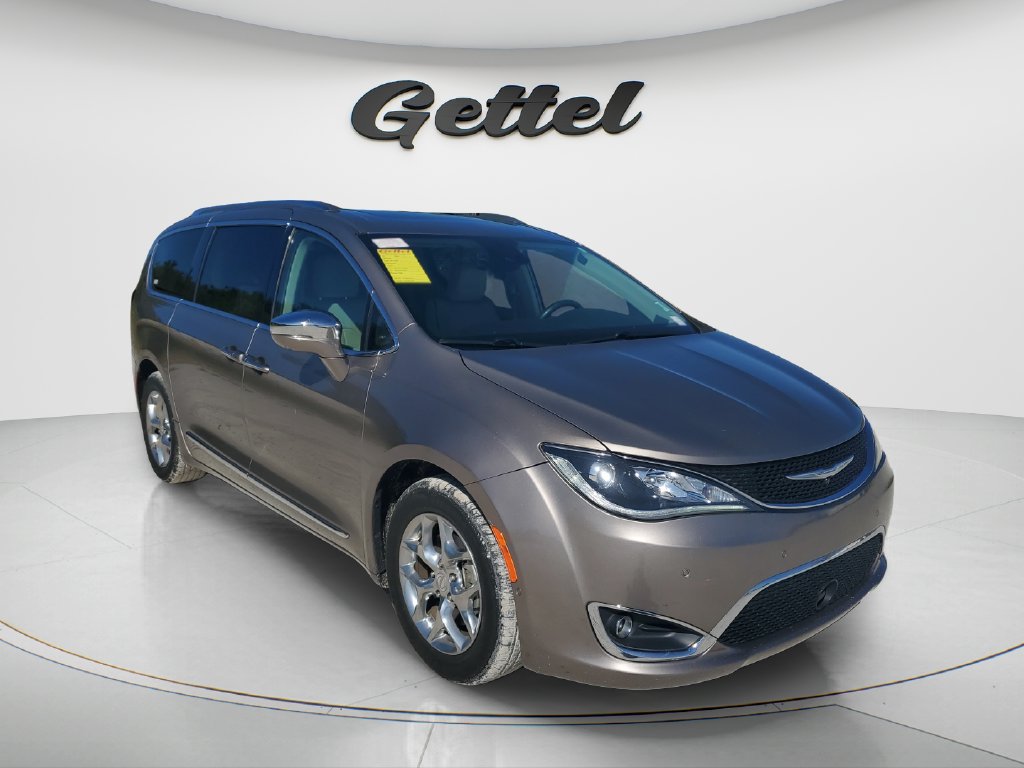 Used 2018 Chrysler Pacifica Limited w/ Advanced Safetytec Group FWD image 3