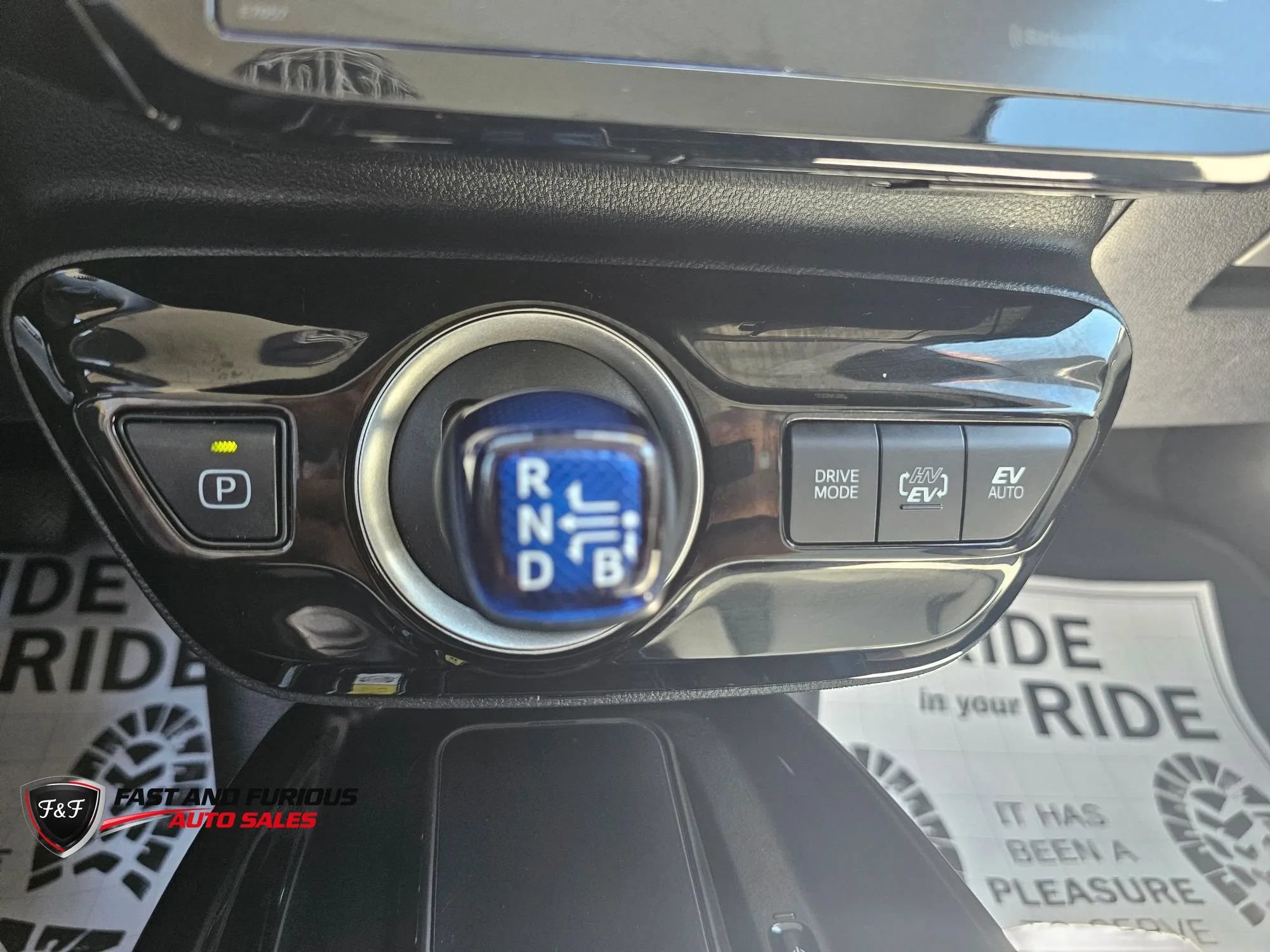 Used 2021 Toyota Prius Prime XLE w/ Carpet Mat Package (TMS) FWD image 22