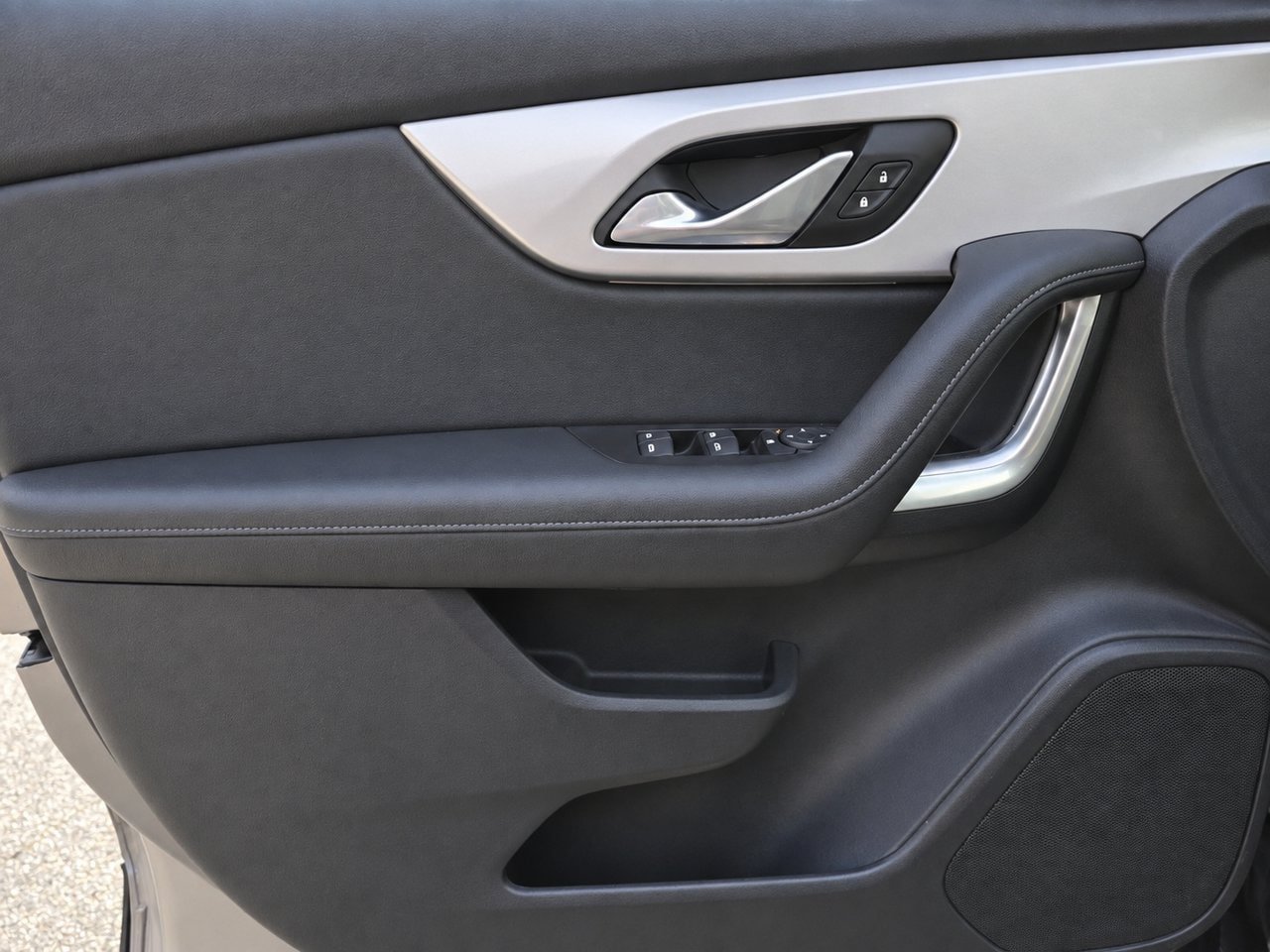 Used 2021 Chevrolet Blazer LT FWD image 12