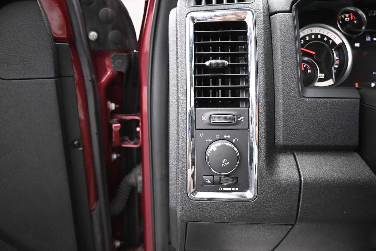 Used 2017 RAM 2500 Laramie AWD/4WD image 10