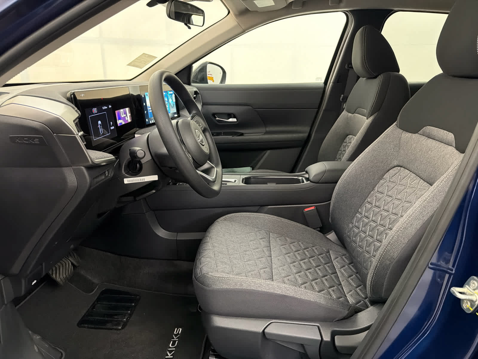 New 2026 Nissan Kicks SV w/ SV Premium Package FWD image 14