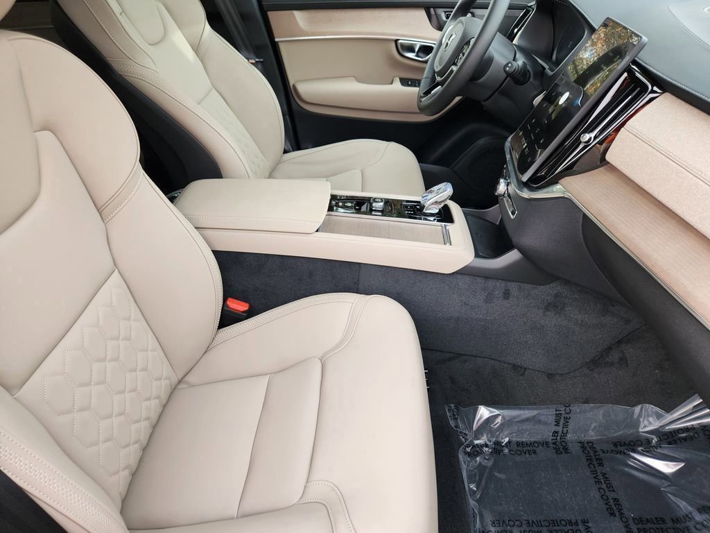 New 2026 Volvo XC90 B6 Plus w/ Protection Package Premier image 19