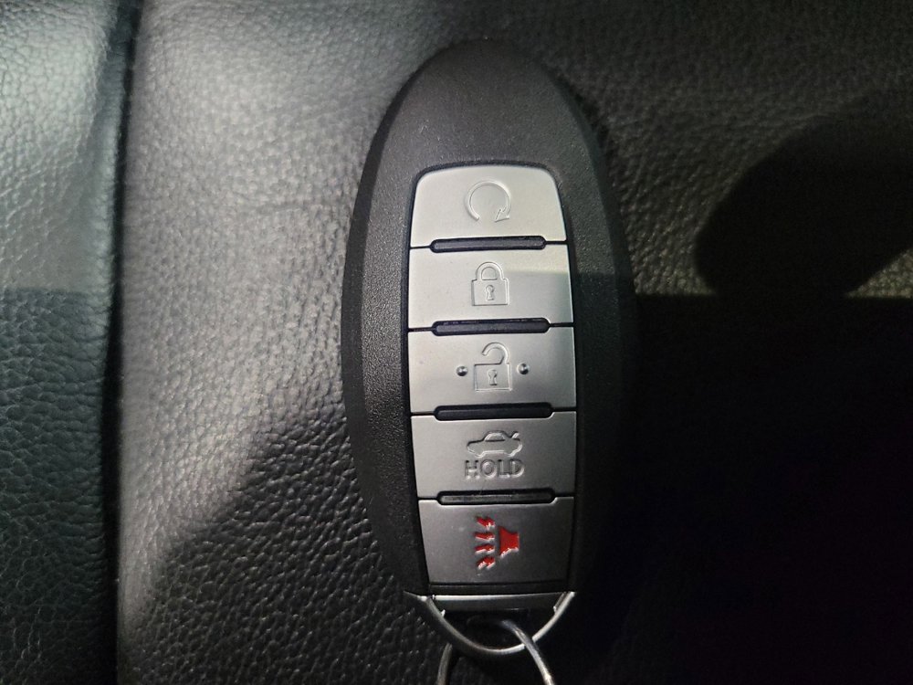 Used 2019 Nissan Pathfinder SL image 32