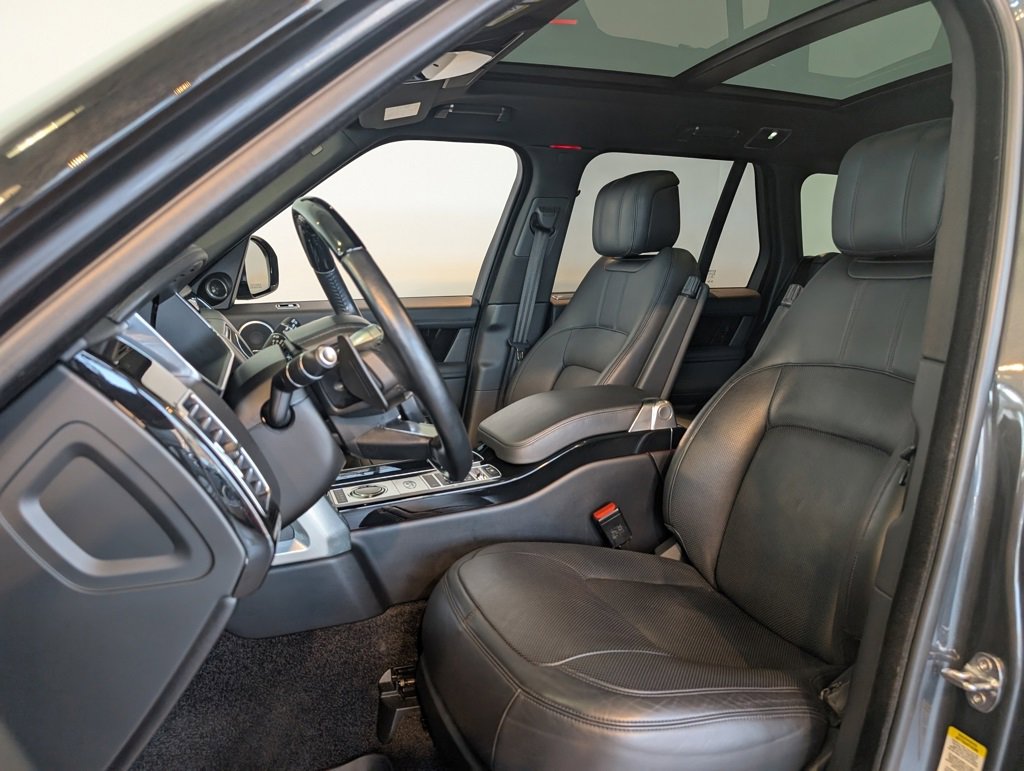 Used 2020 Land Rover Range Rover HSE image 14