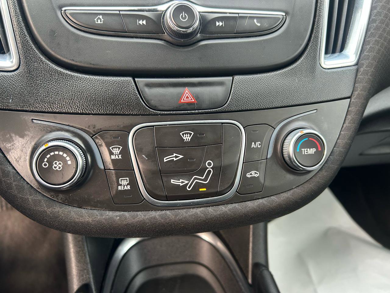 Used 2016 Chevrolet Malibu LT image 18