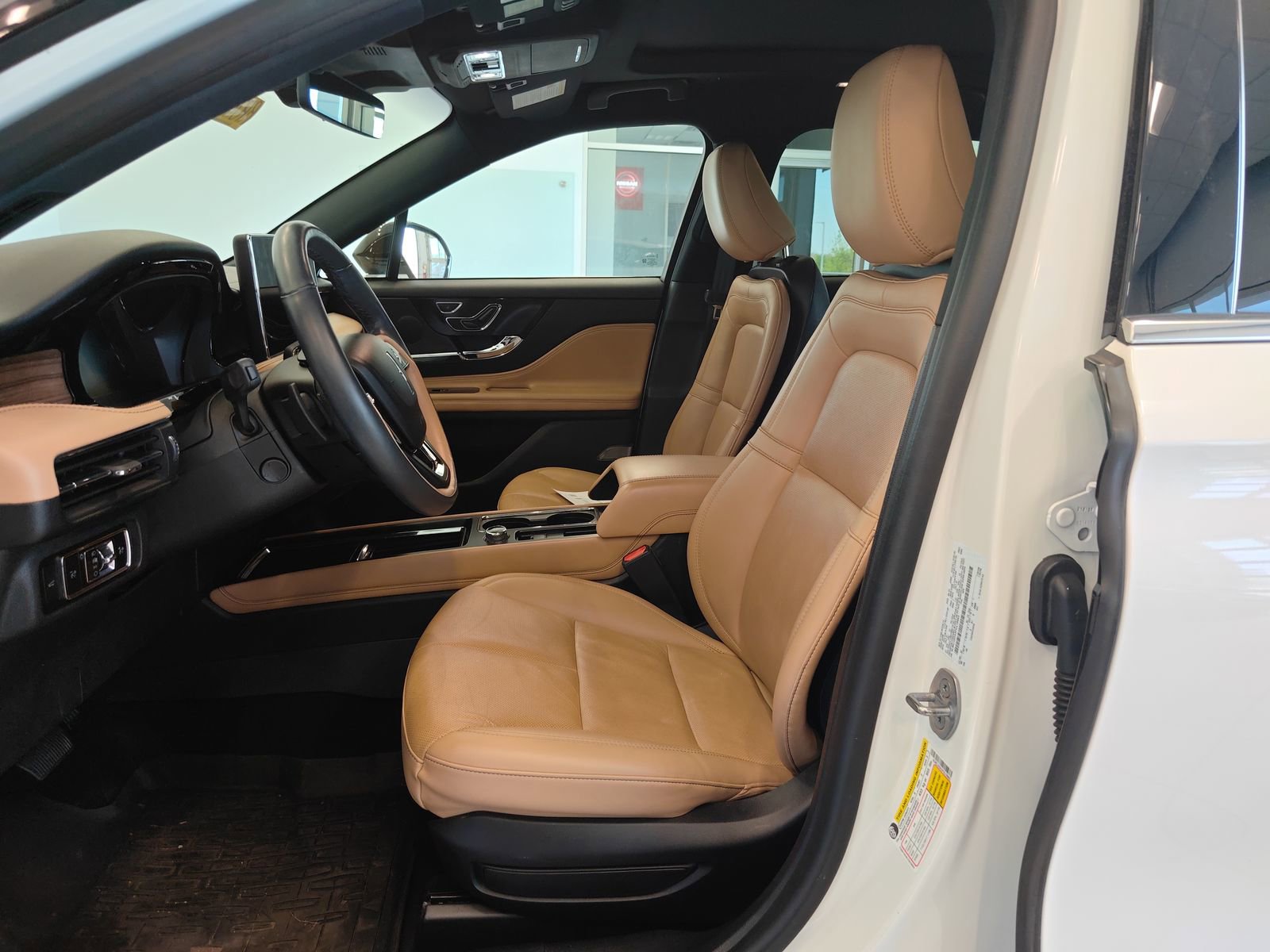 Used 2023 Lincoln Corsair Reserve w/ Equipment Group 201A image 10