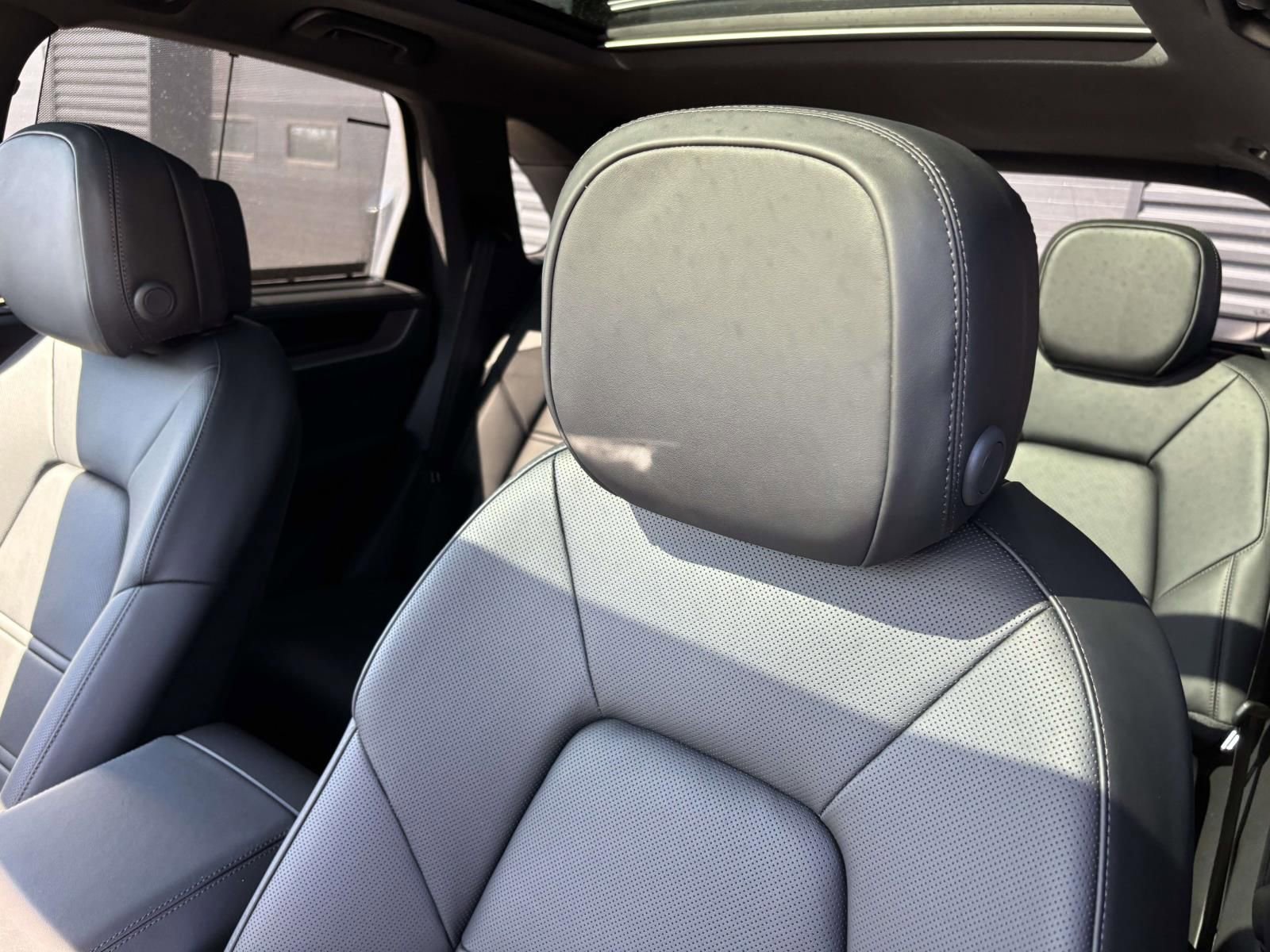 New 2026 Porsche Cayenne image 21