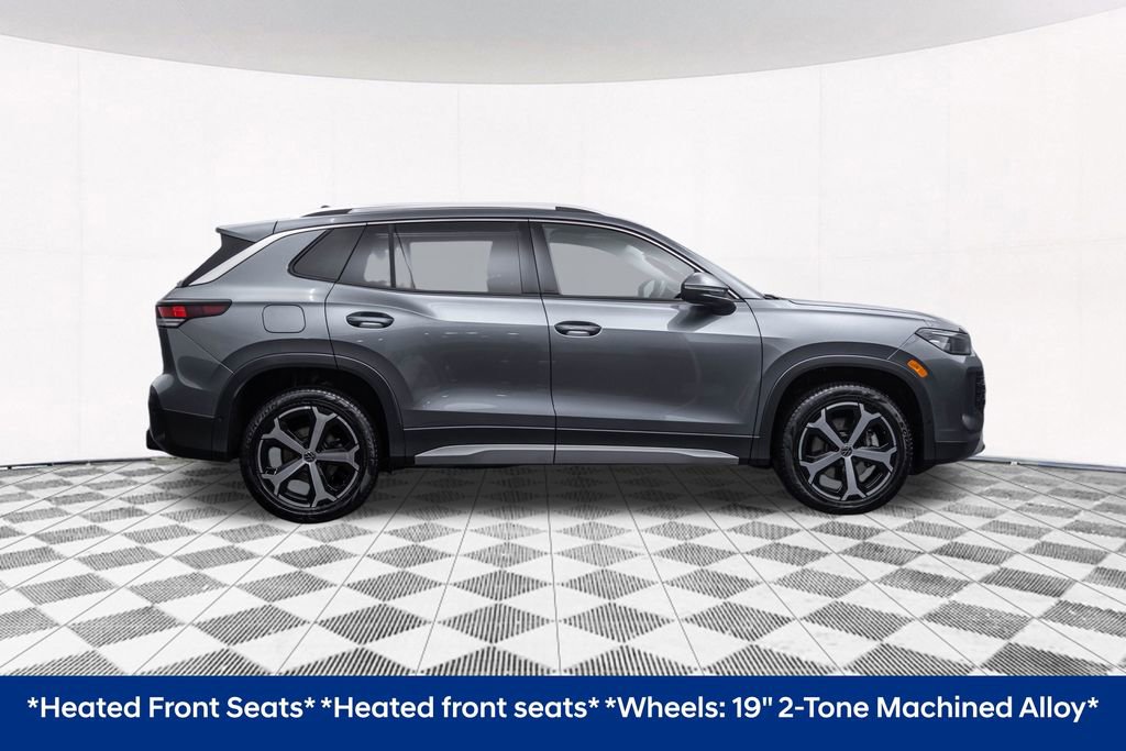 Used 2025 Volkswagen Tiguan SE image 10