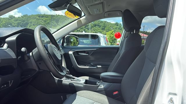 Certified 2025 Toyota RAV4 XLE AWD/4WD image 10