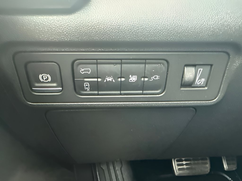 Used 2025 GMC Hummer EV 2X w/ LPO, Sport Package AWD/4WD image 27