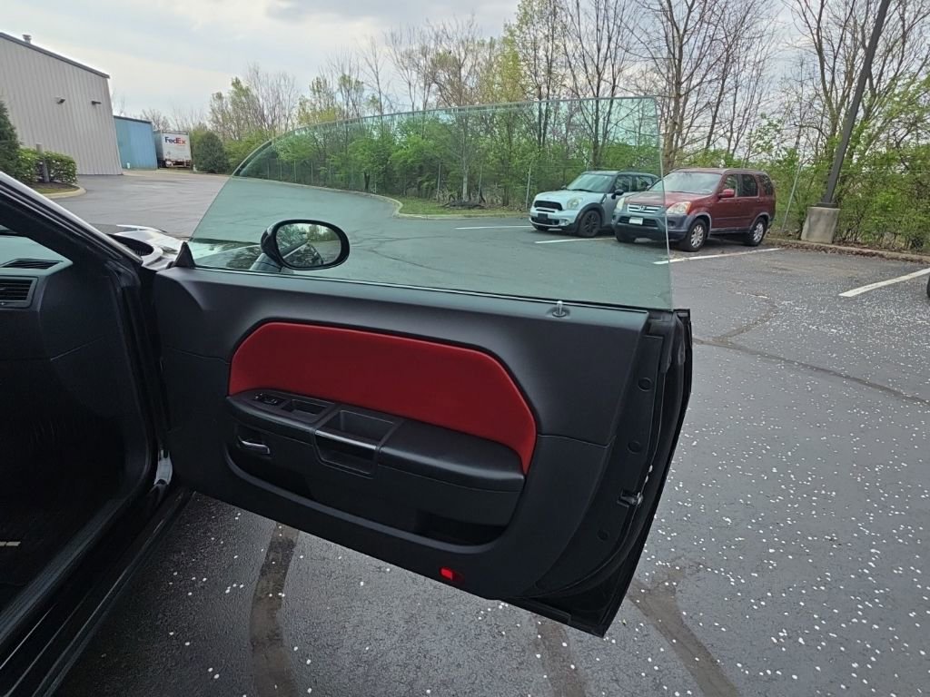 Used 2014 Dodge Challenger SXT Plus image 30