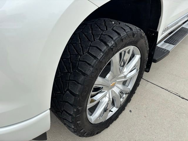 Used 2024 Chevrolet Silverado 1500 High Country w/ High Country Premium Package image 13