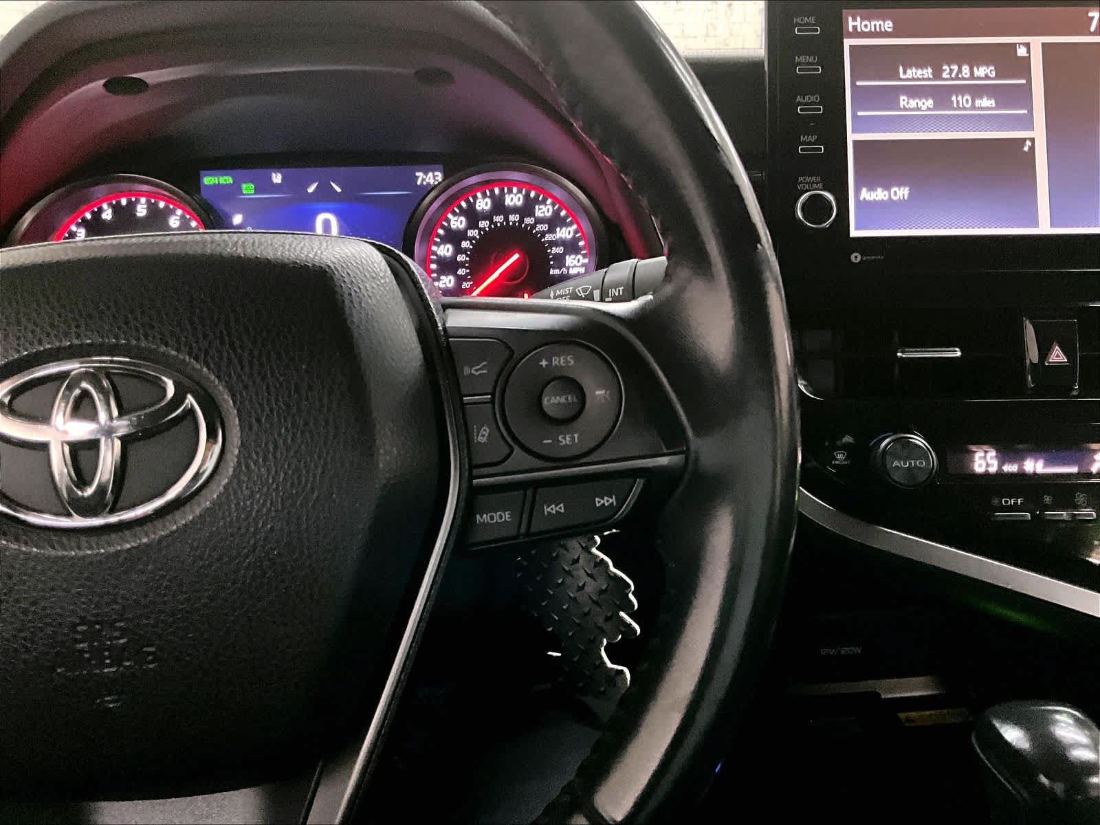 Used 2022 Toyota Camry XSE FWD image 21