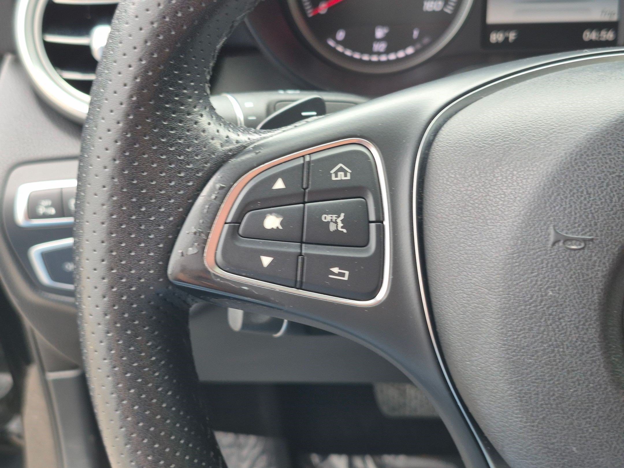 Used 2017 Mercedes-Benz GLC 300 4MATIC Coupe image 17