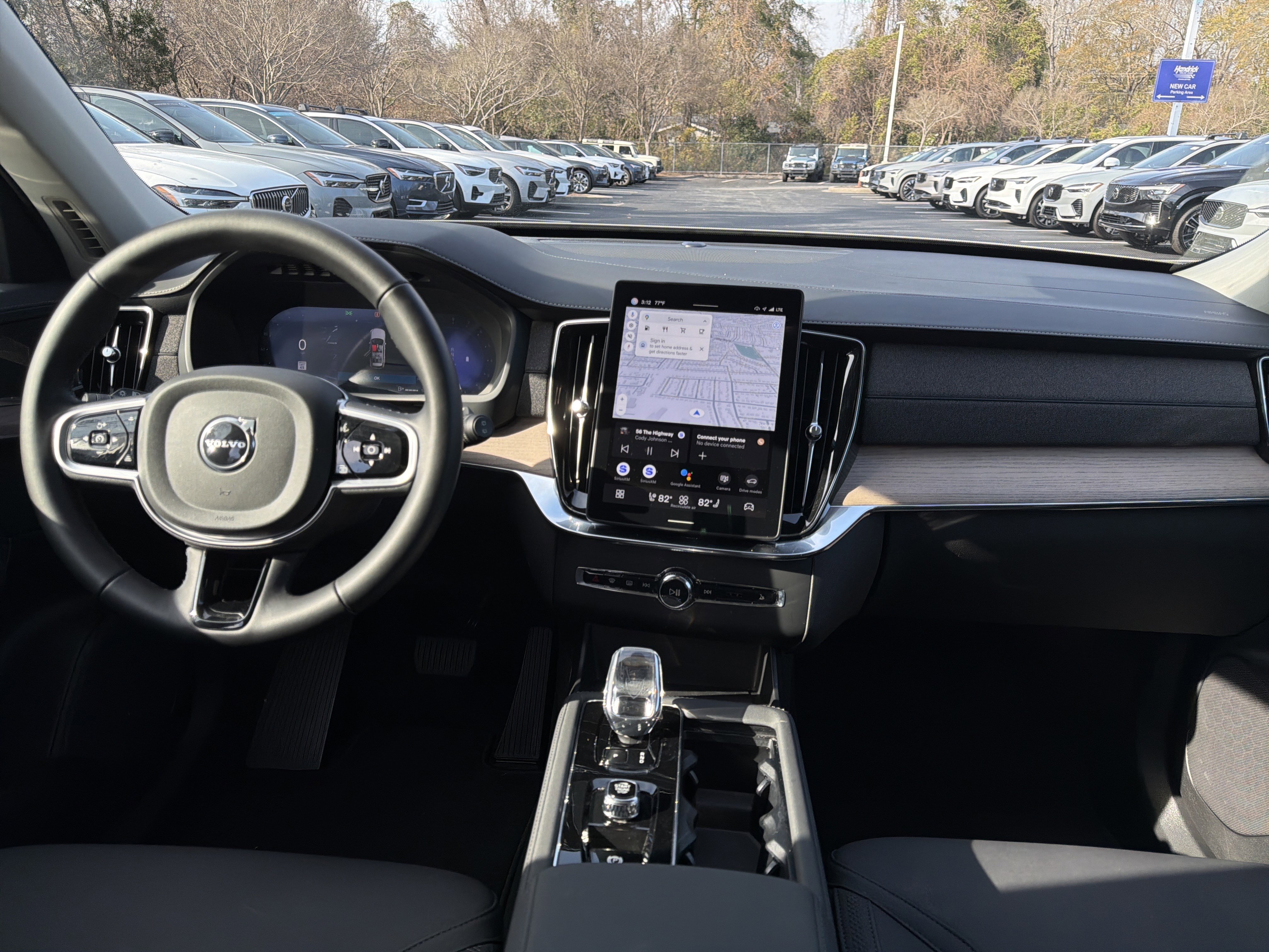 Certified 2025 Volvo XC90 B6 Plus image 30