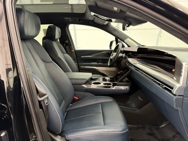 Used 2025 Cadillac Escalade IQ Luxury 2 w/ LPO, Premium Carpet Package AWD/4WD image 23