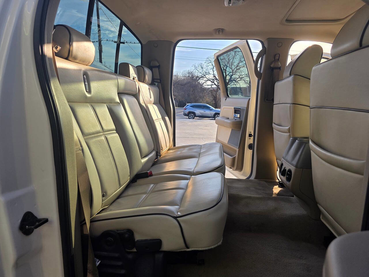 Used 2008 Lincoln Mark LT 2WD image 25