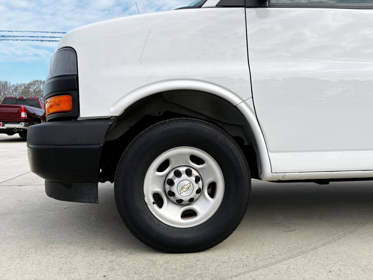 Used 2023 Chevrolet Express 2500 1500 Cargo w/ Driver Convenience Package image 7