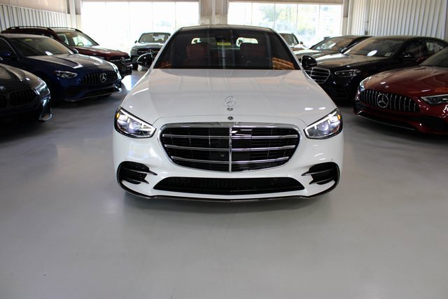 Used 2025 Mercedes-Benz S 580 4MATIC Sedan w/ AMG Line Package image 42