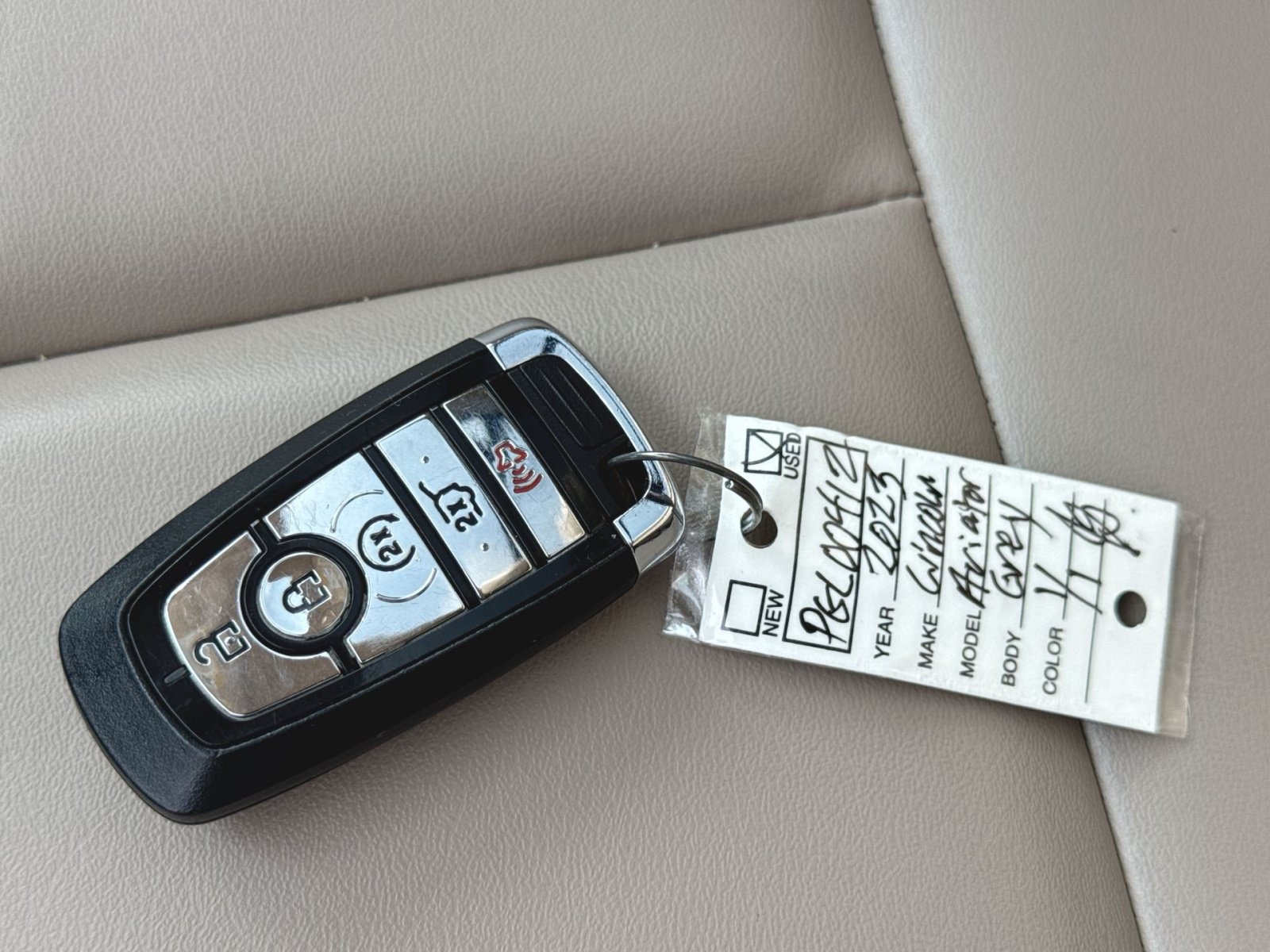Used 2023 Lincoln Aviator AWD w/ Premium Package image 39