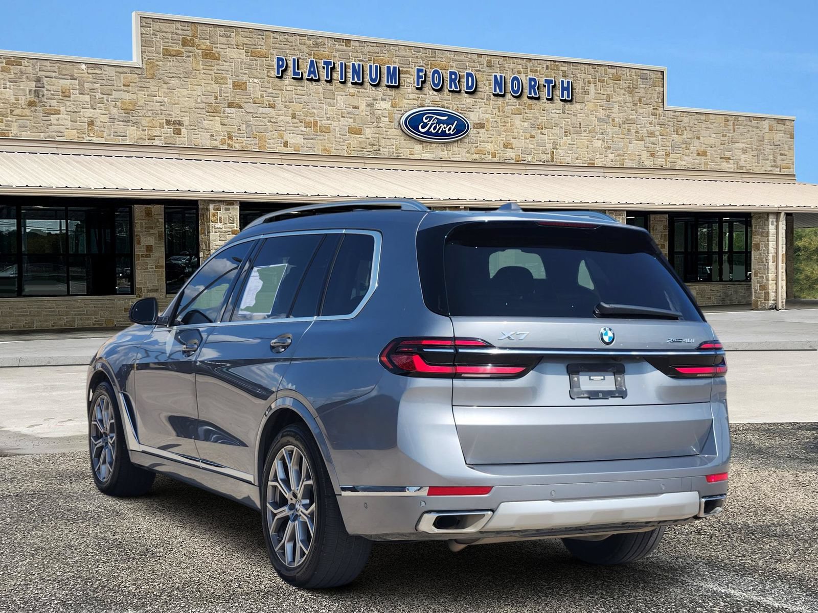 Used 2023 BMW X7 xDrive40i AWD/4WD image 4