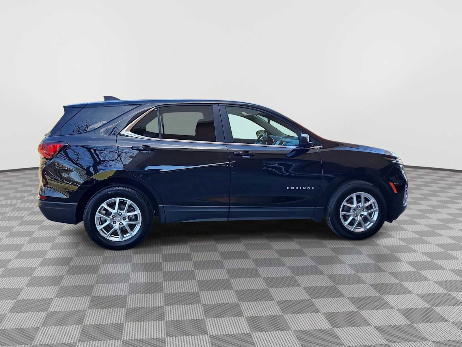 Certified 2024 Chevrolet Equinox LT FWD image 17