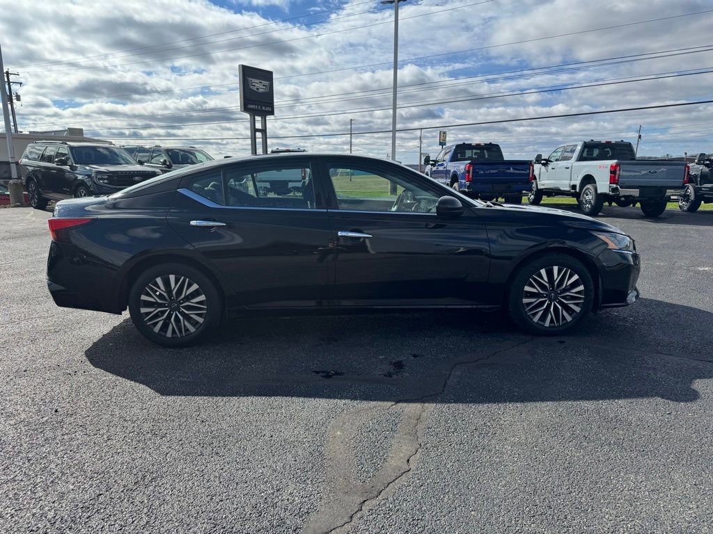 Used 2024 Nissan Altima 2.5 SV image 6