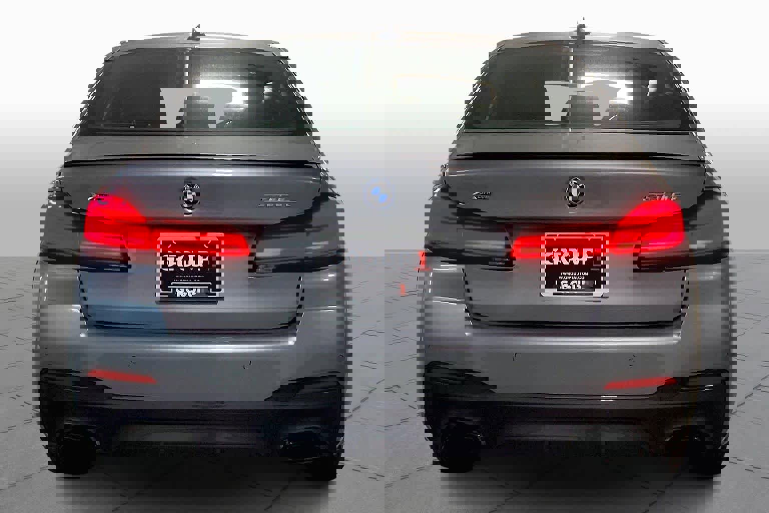 Certified 2023 BMW 530e xDrive w/ Premium Package image 4